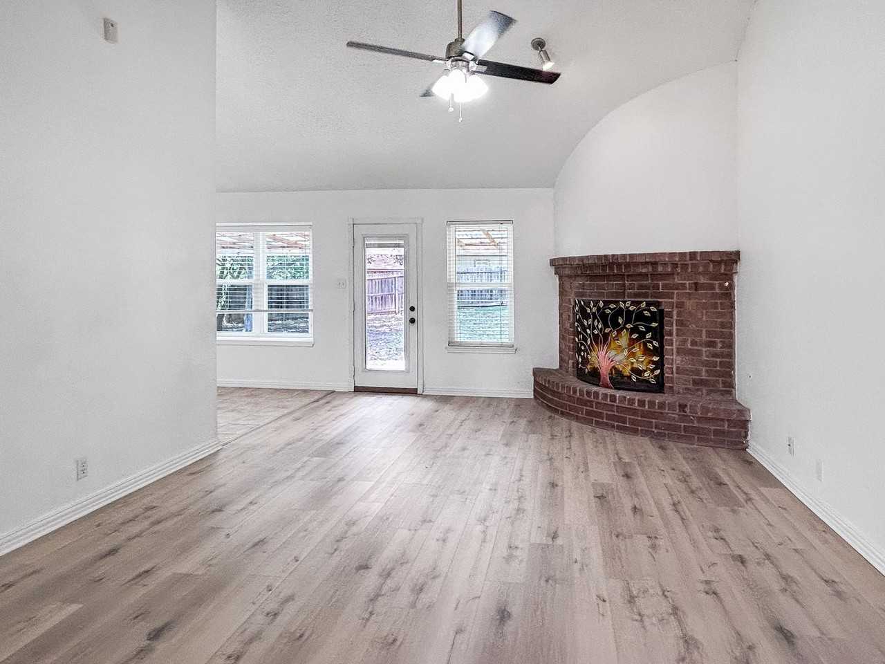 7859 Hawk Trail Street - Photo 7 of 32