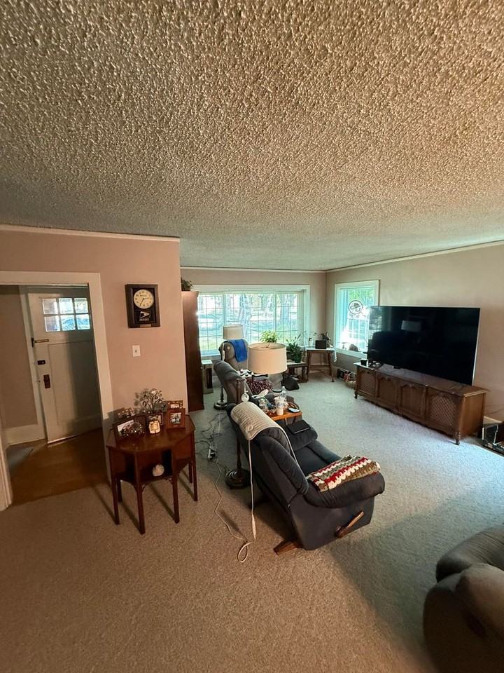 1052 N 32nd St - Photo 2 of 21