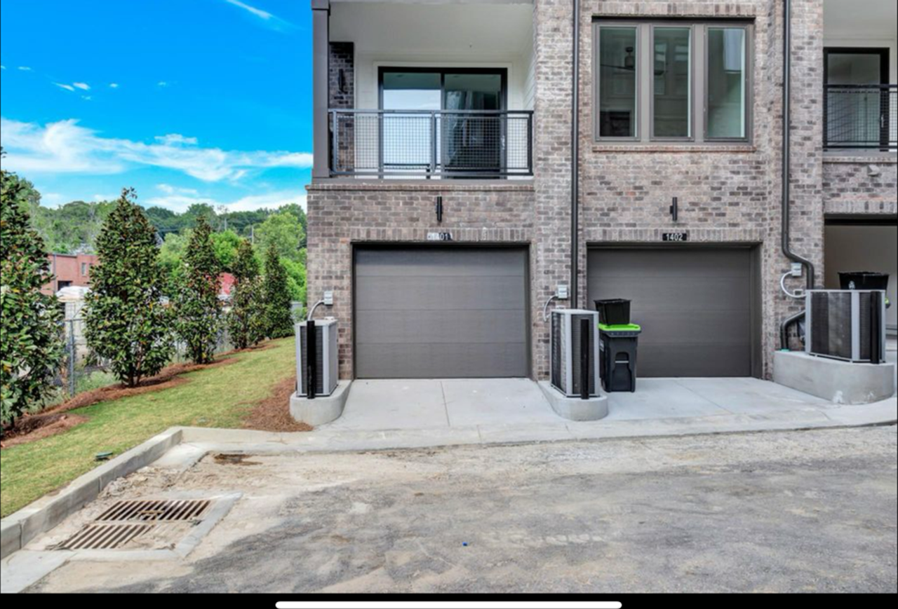 400 Pratt Dr Se - Photo 2 of 18