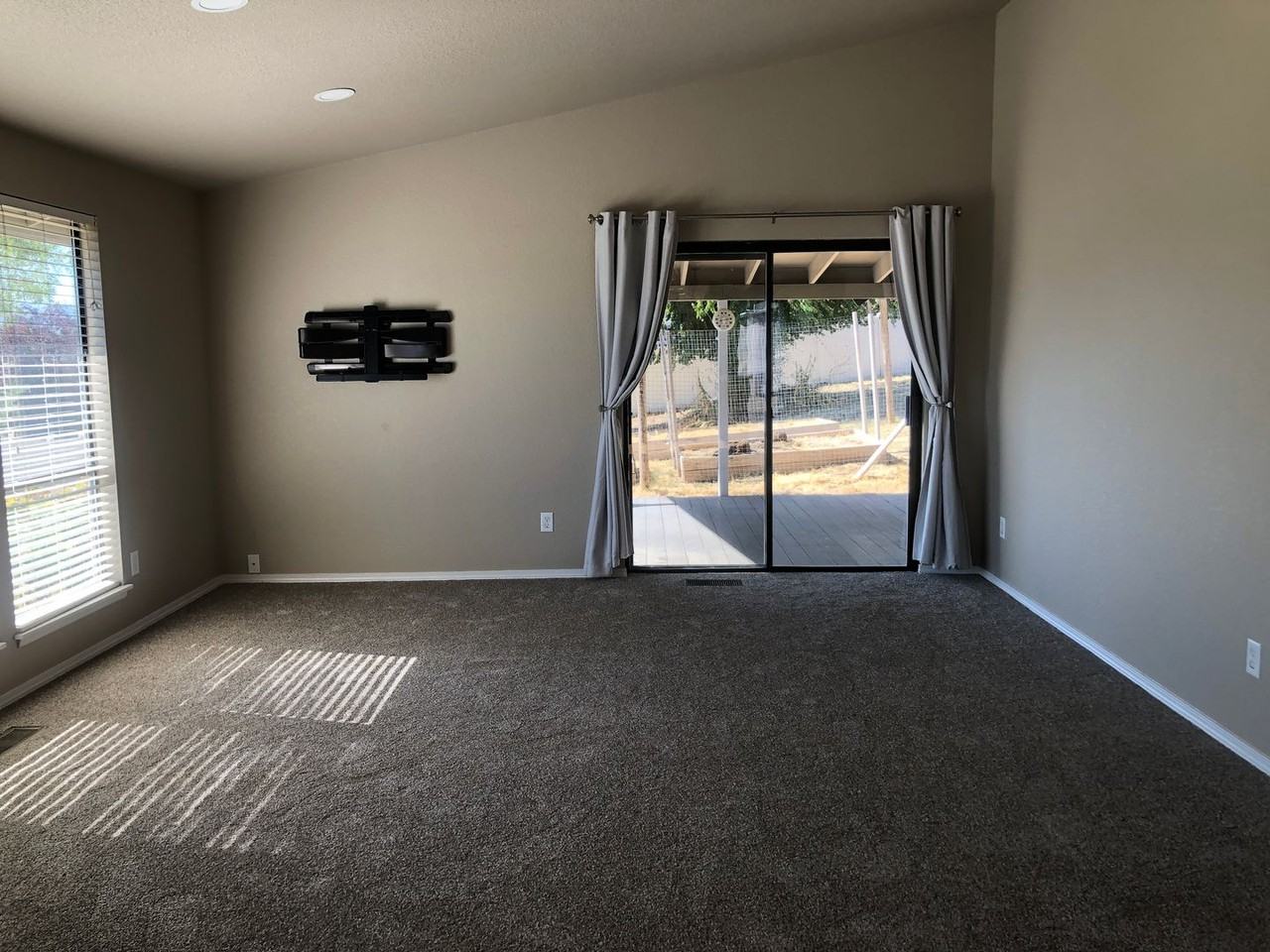 10901 Hannon Rd - Photo 3 of 18