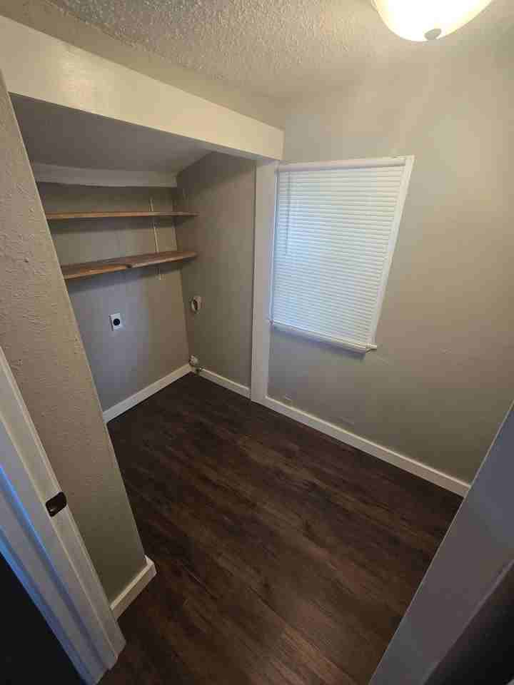 310 Moore St - Photo 3 of 9