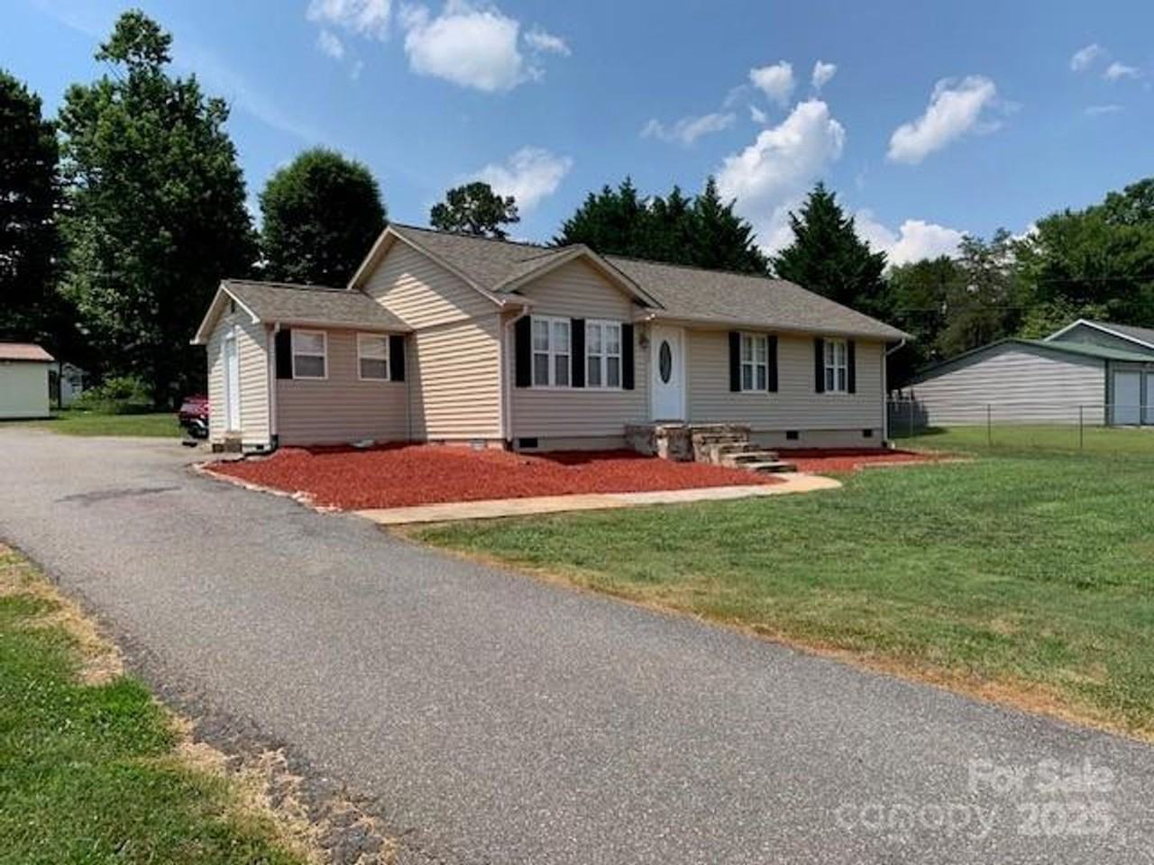 3428 Clarks Chapel Rd - Photo 2 of 24