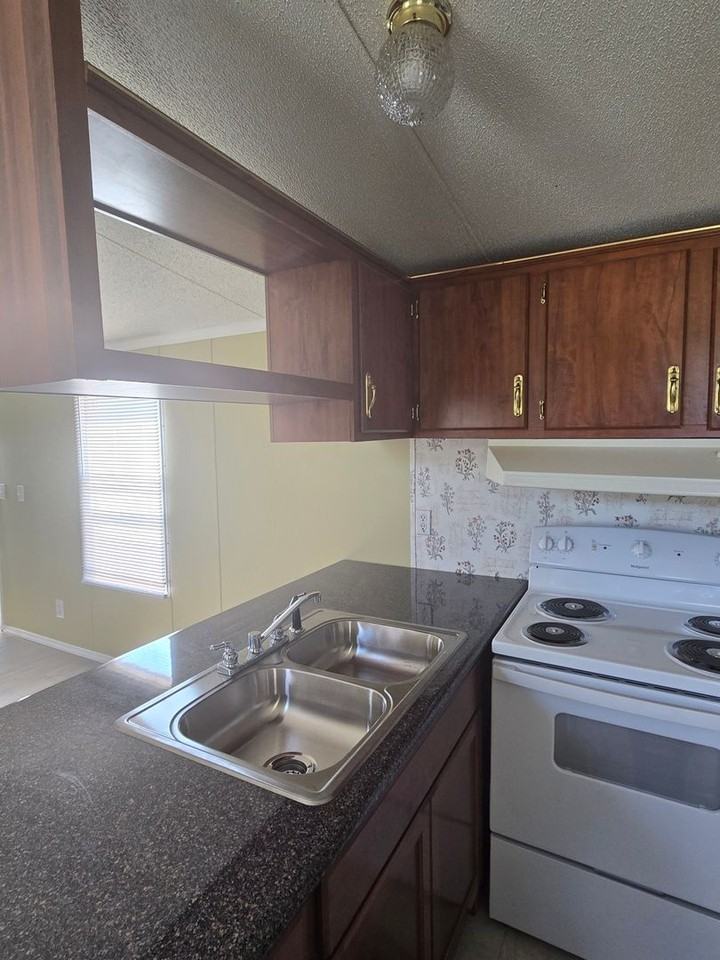 111 Catnapper Ln - Photo 3 of 21