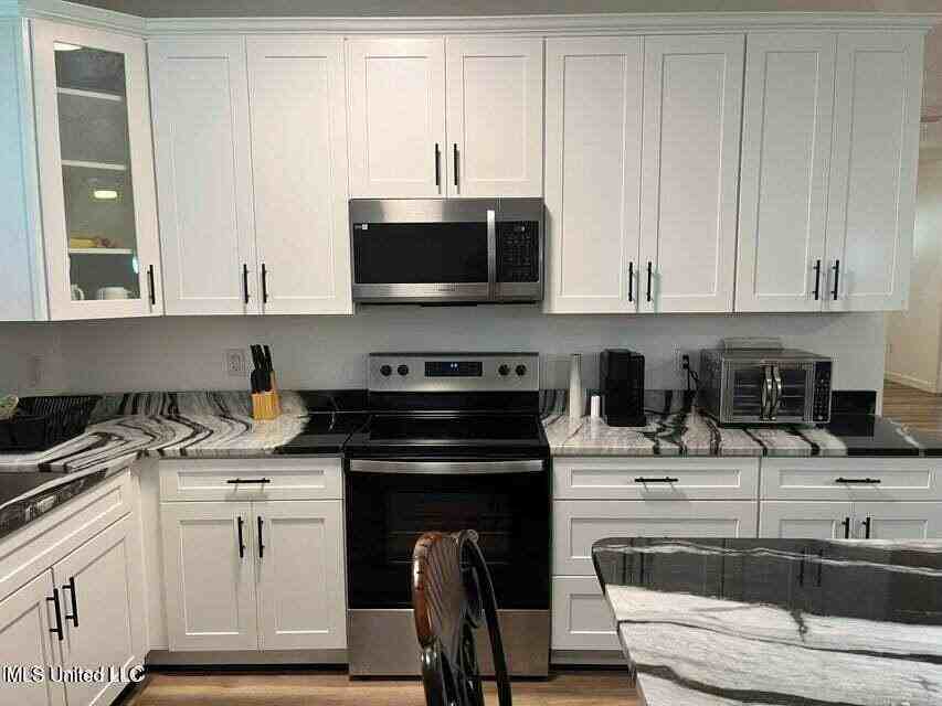 6817 Martin Bluff Rd - Photo 2 of 8