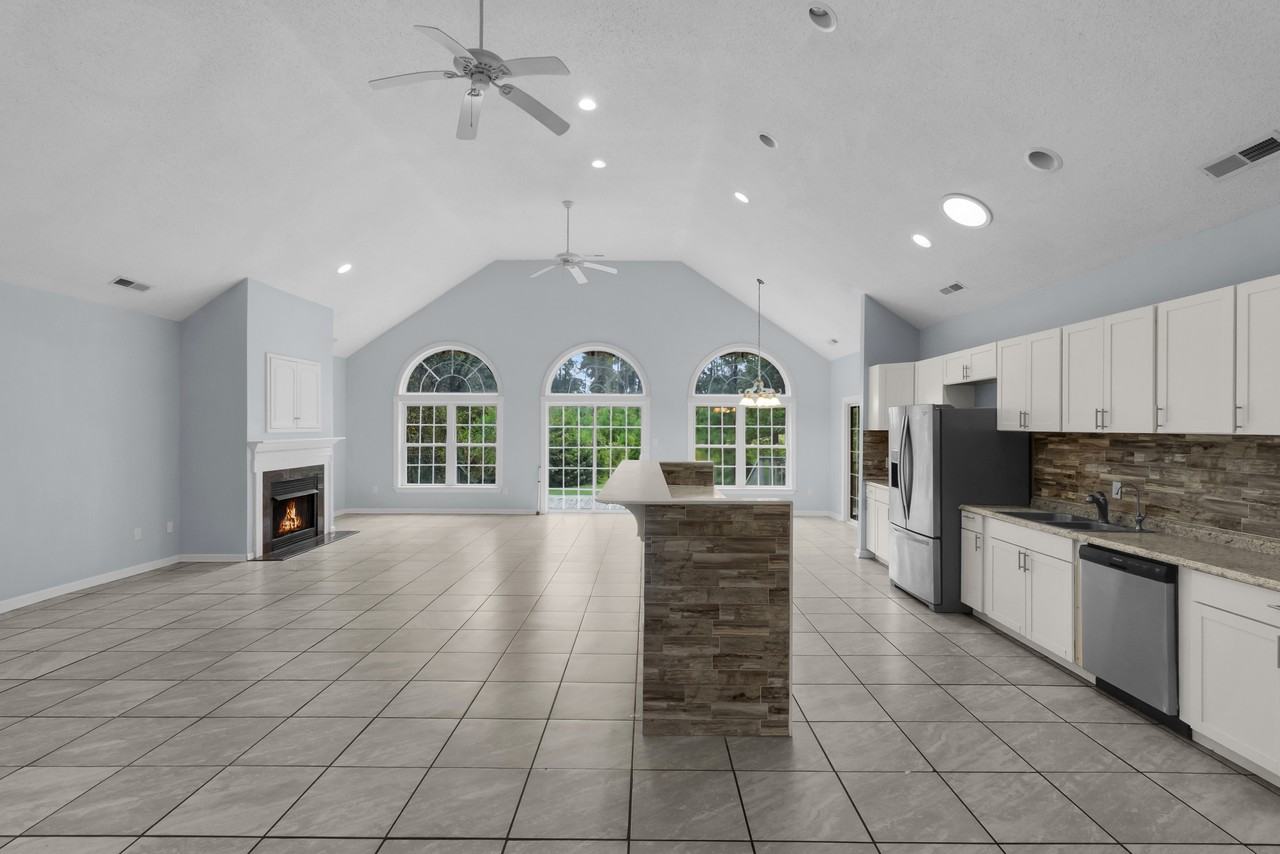 907 Port Royal Ct - Photo 2 of 50