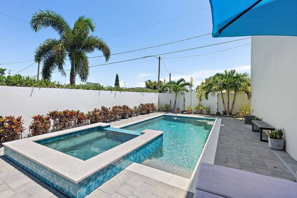 2500 4th Ave S - Photo 3 of 10