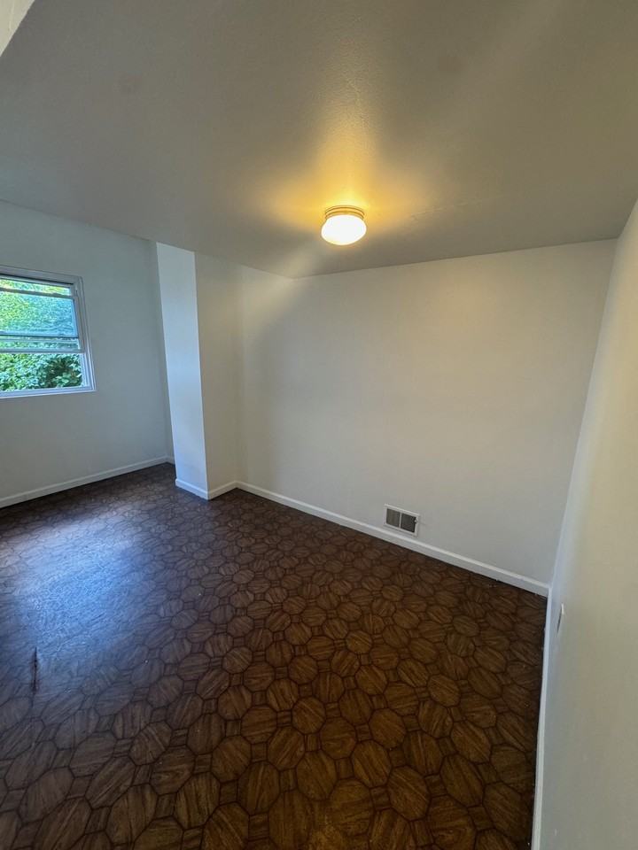 334 Hancock St #1B - Photo 2 of 10