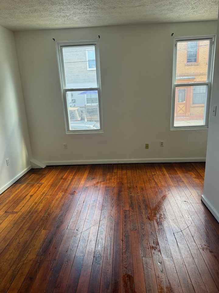 334 Hancock St #1B - Photo 3 of 10