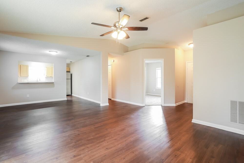 6564 Lacey Ct - Photo 4 of 16