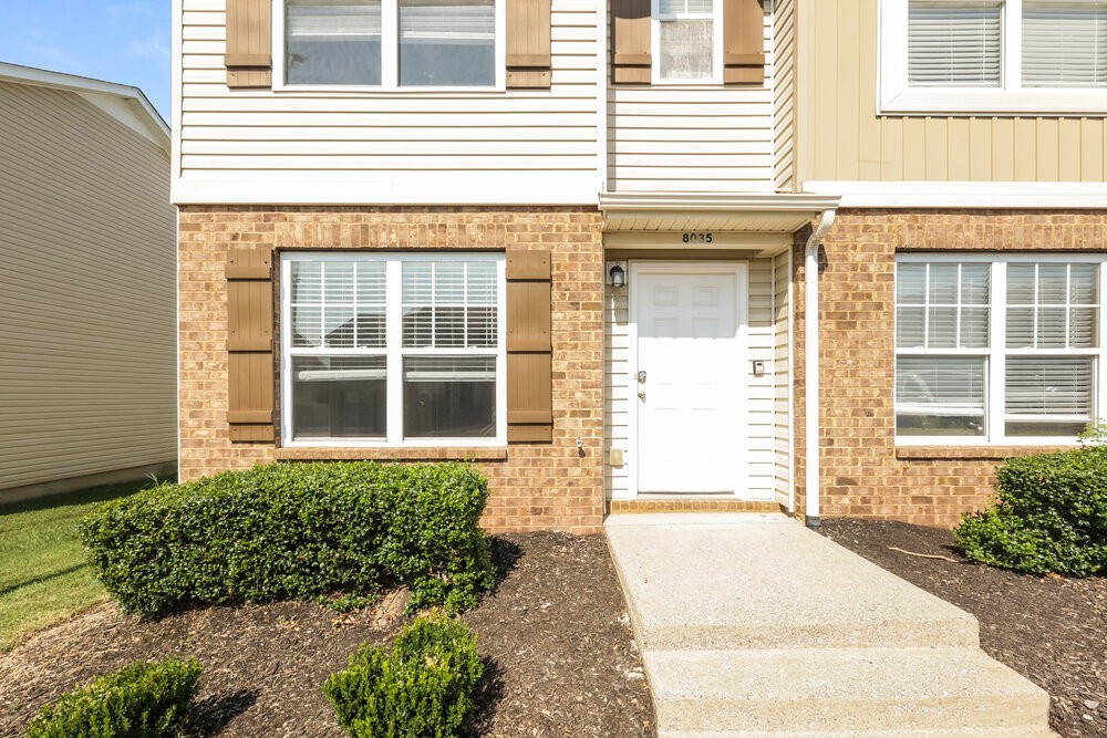 8035 Logan Dr - Photo 4 of 17