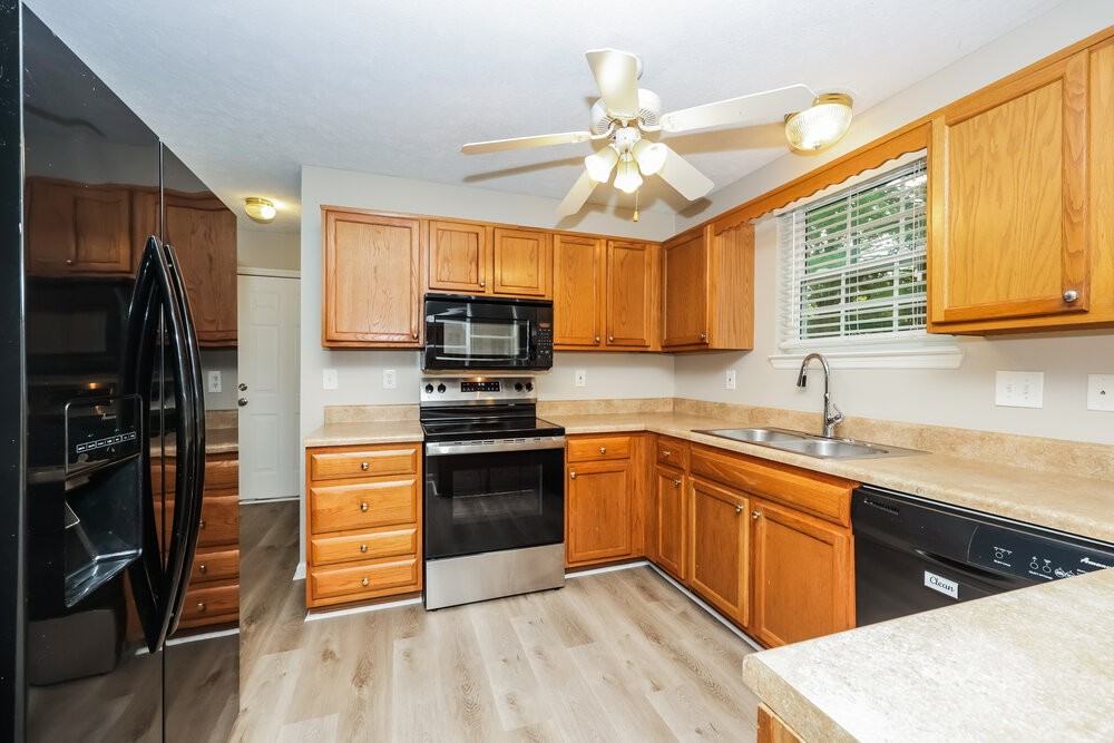 607 Doral Pointe - Photo 7 of 17