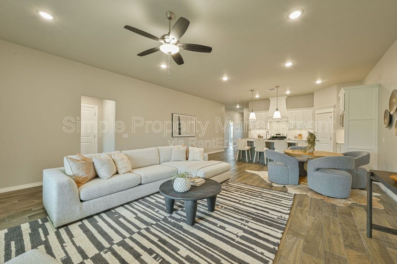 3810 Palmetto Trl - Photo 4 of 26