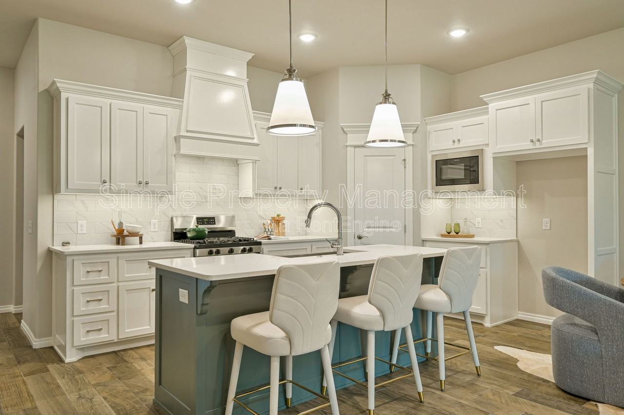 3810 Palmetto Trl - Photo 6 of 26
