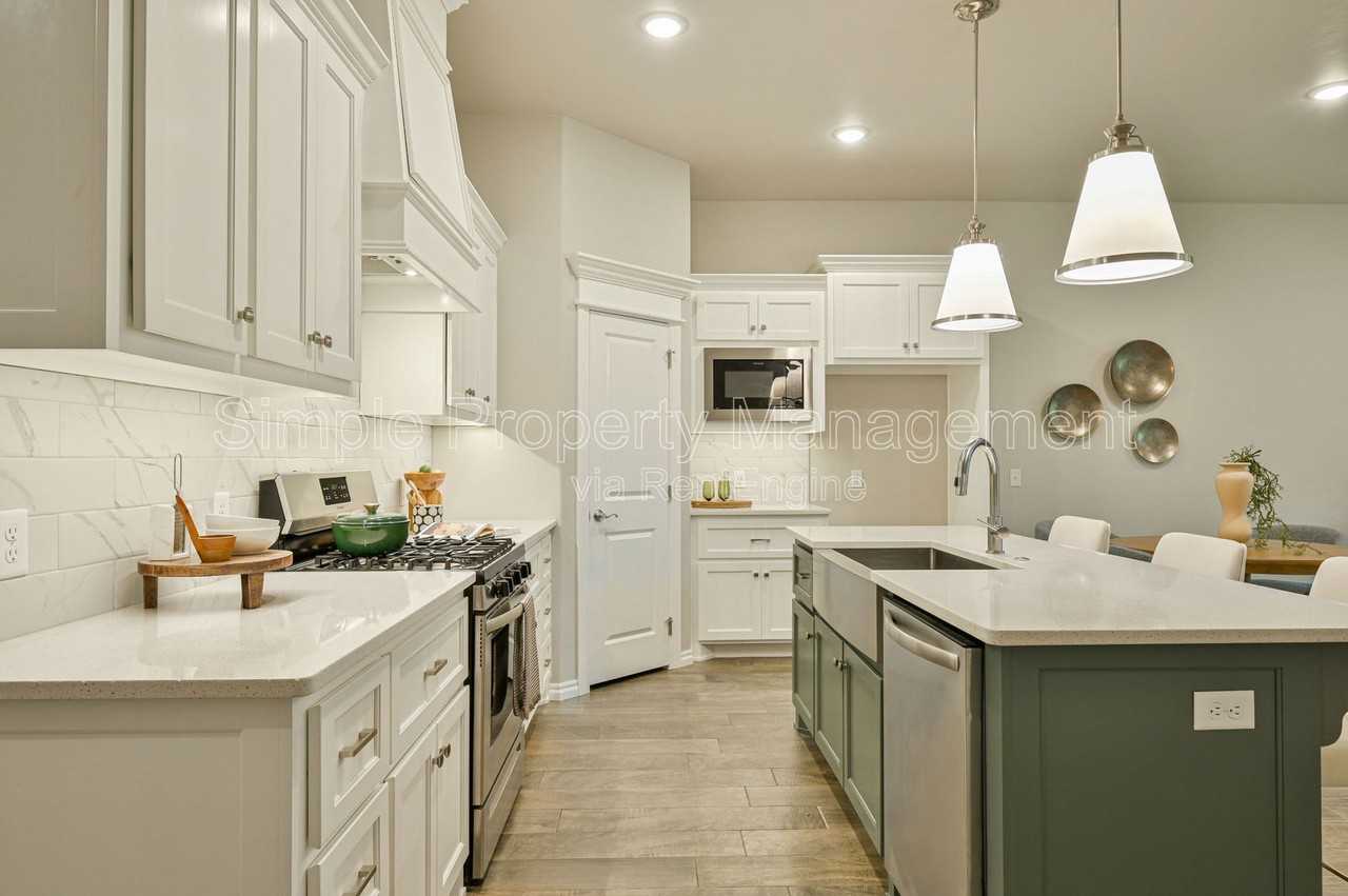 3810 Palmetto Trl - Photo 7 of 26