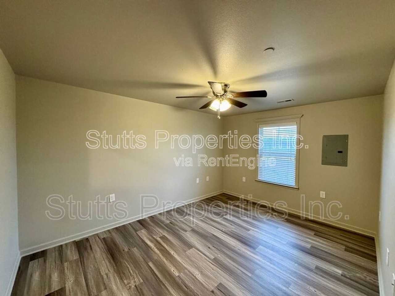 104 Spindle Ct #104 - Photo 4 of 6