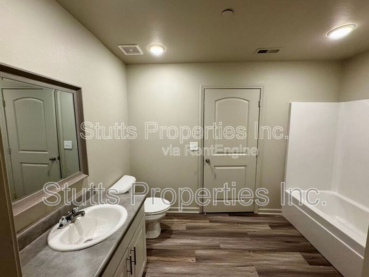 104 Spindle Ct #104 - Photo 5 of 6
