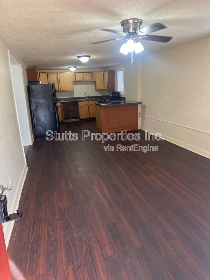415 Hudson St #1 - Photo 2 of 7