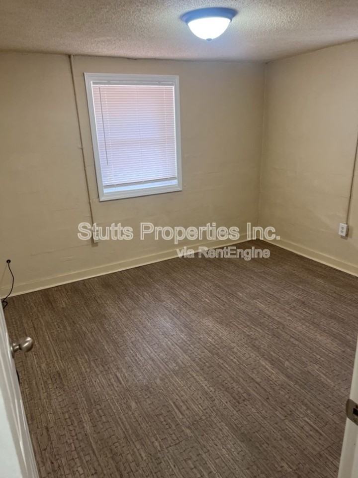 415 Hudson St #1 - Photo 6 of 7