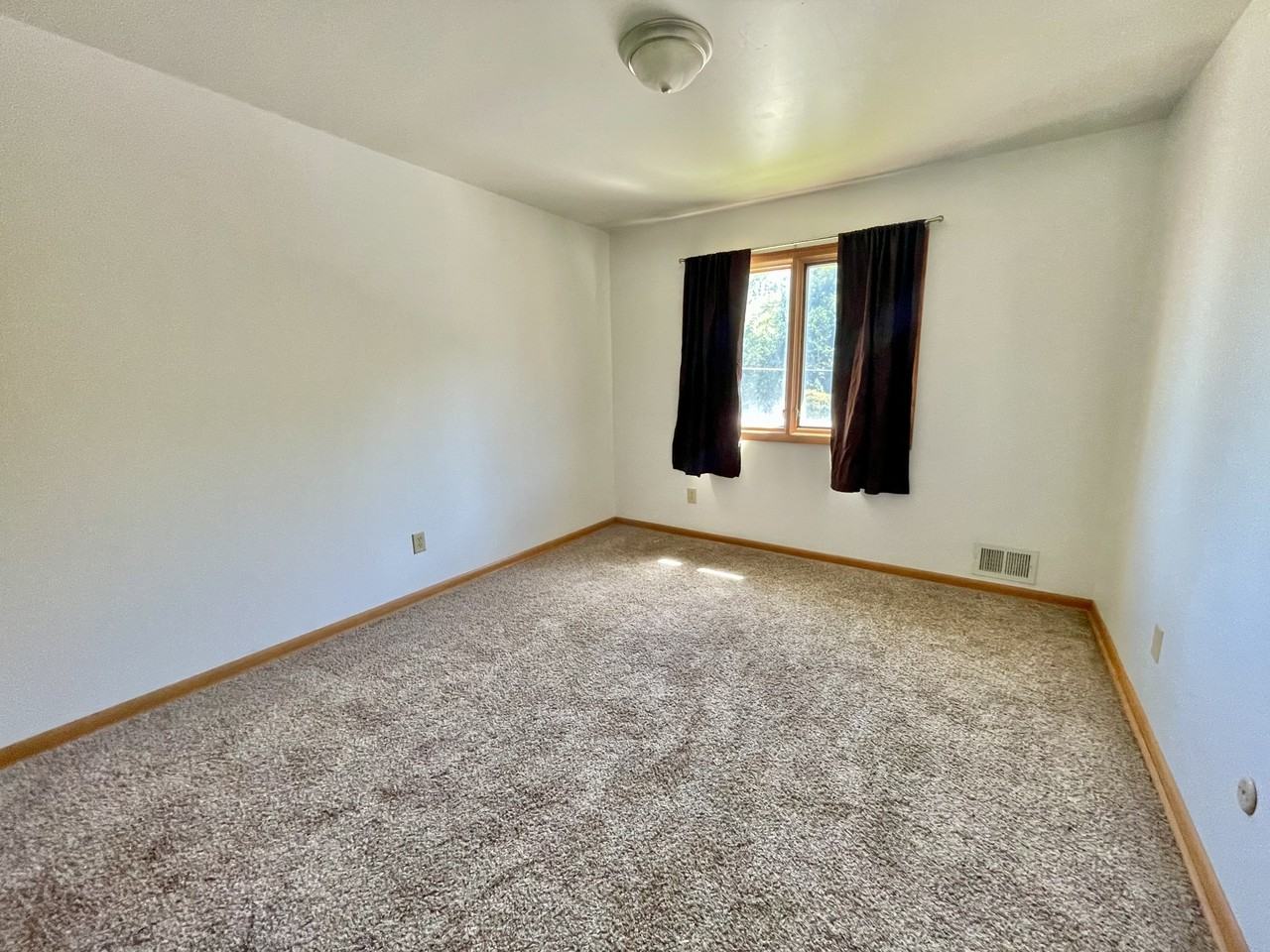 4527 12th Ave #4 - Photo 3 of 19