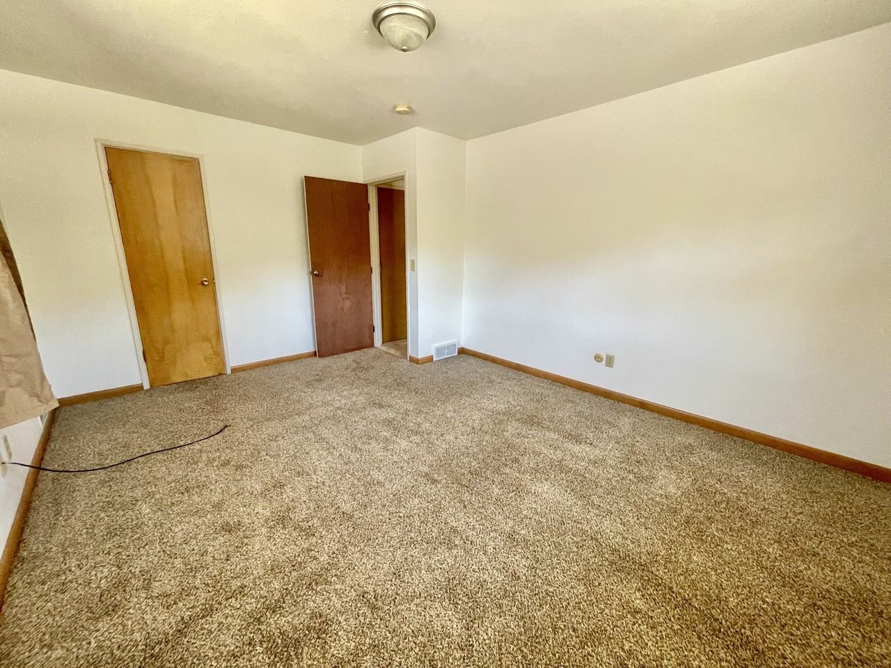 4527 12th Ave #4 - Photo 5 of 19