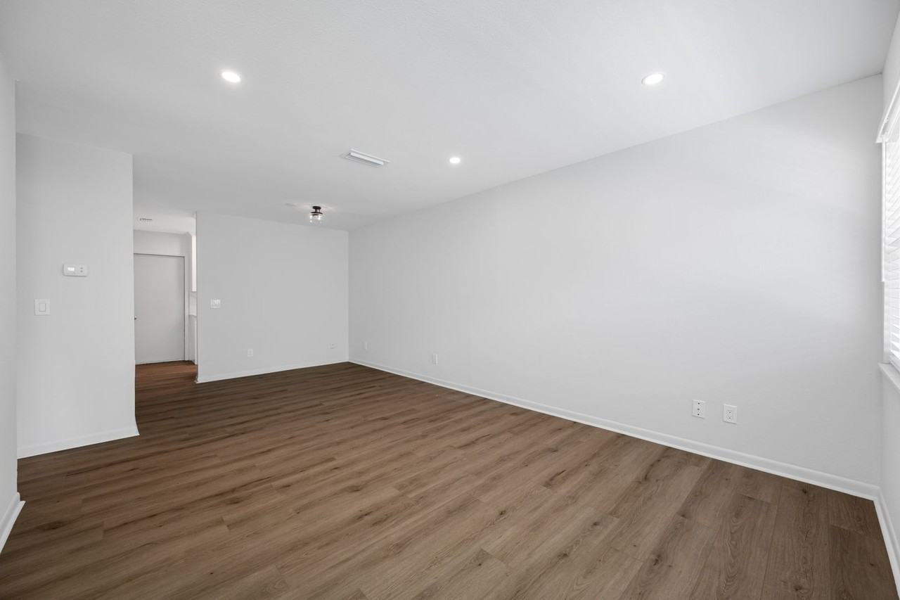Northcrest Villas - Photo 7 of 40