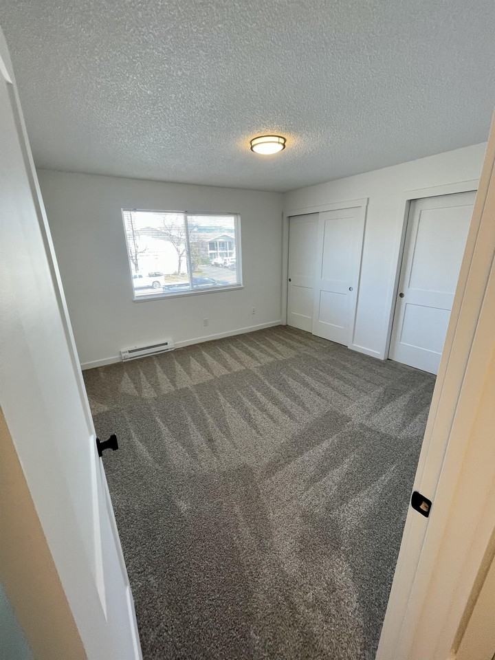 1523 Ernest Ave #C - Photo 3 of 10