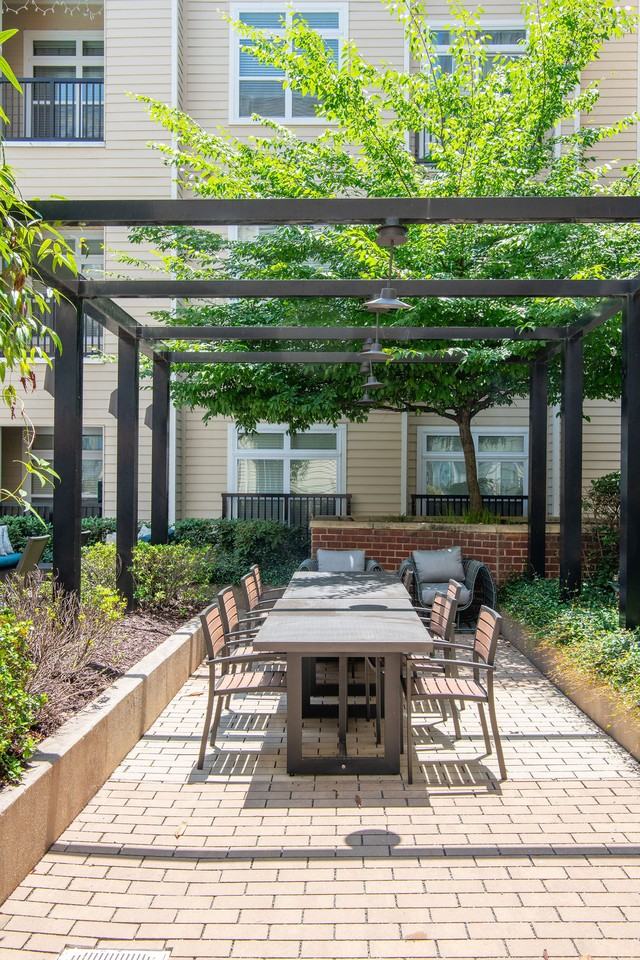 Lincoln at Dilworth - Photo 4 of 52