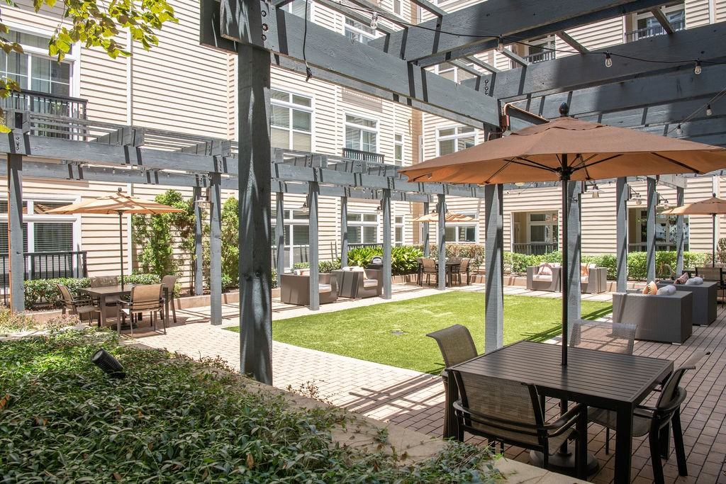 Lincoln at Dilworth - Photo 6 of 52