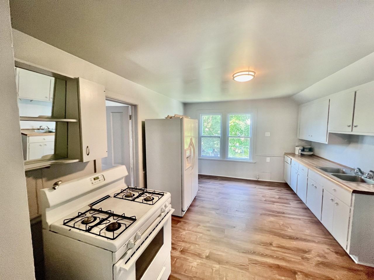 1416A Illinois Ave - Photo 7 of 11