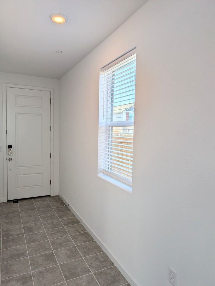 10001 Alpine Gold Way - Photo 3 of 40