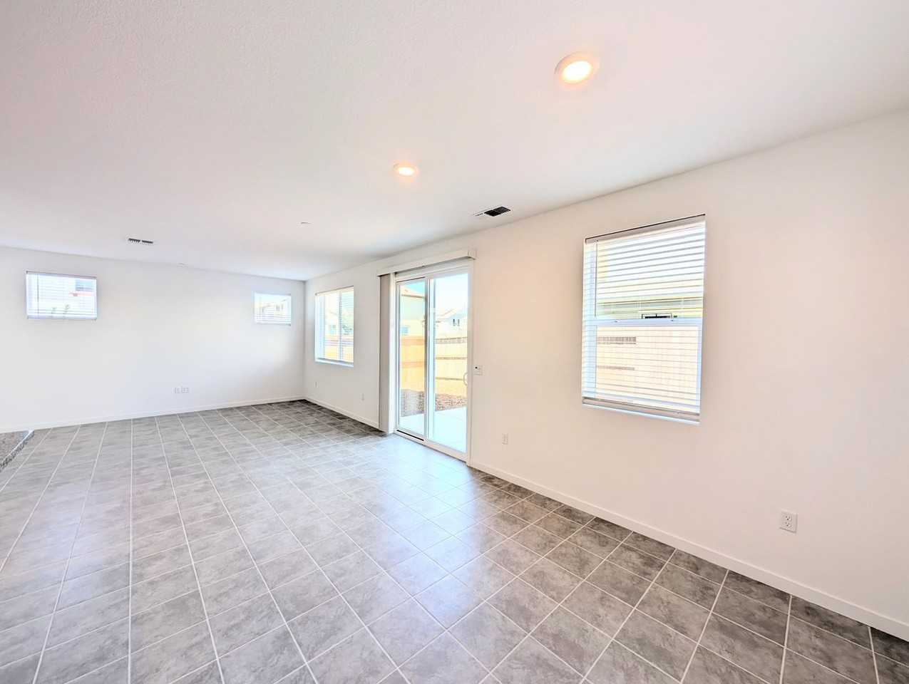 10001 Alpine Gold Way - Photo 6 of 40