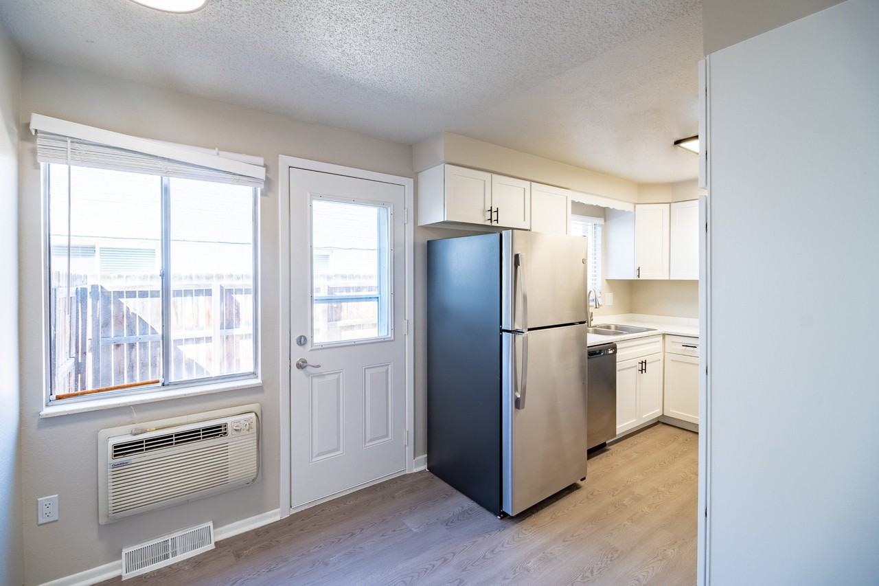 3035 17th Ave - Photo 2 of 28