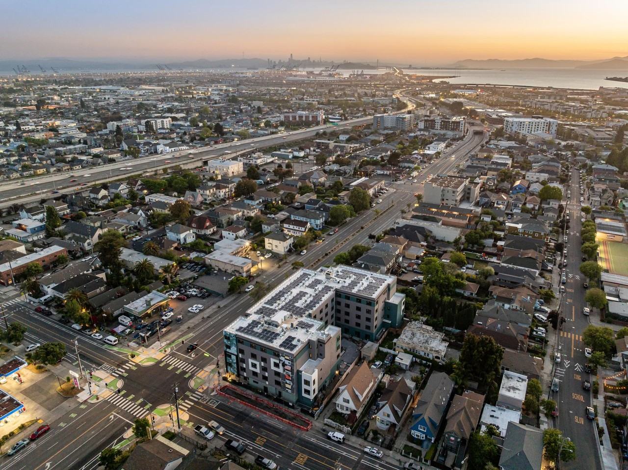 ArtHaus 820 - Photo 7 of 34