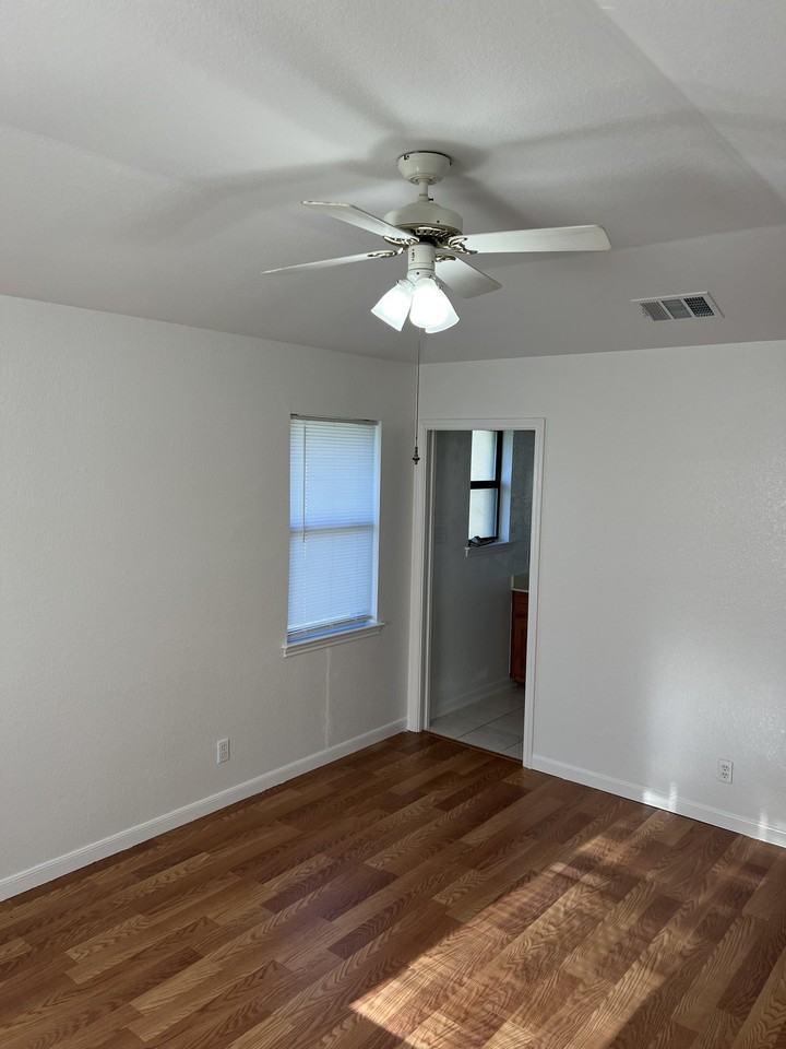 326 Elm Drive - Photo 6 of 14