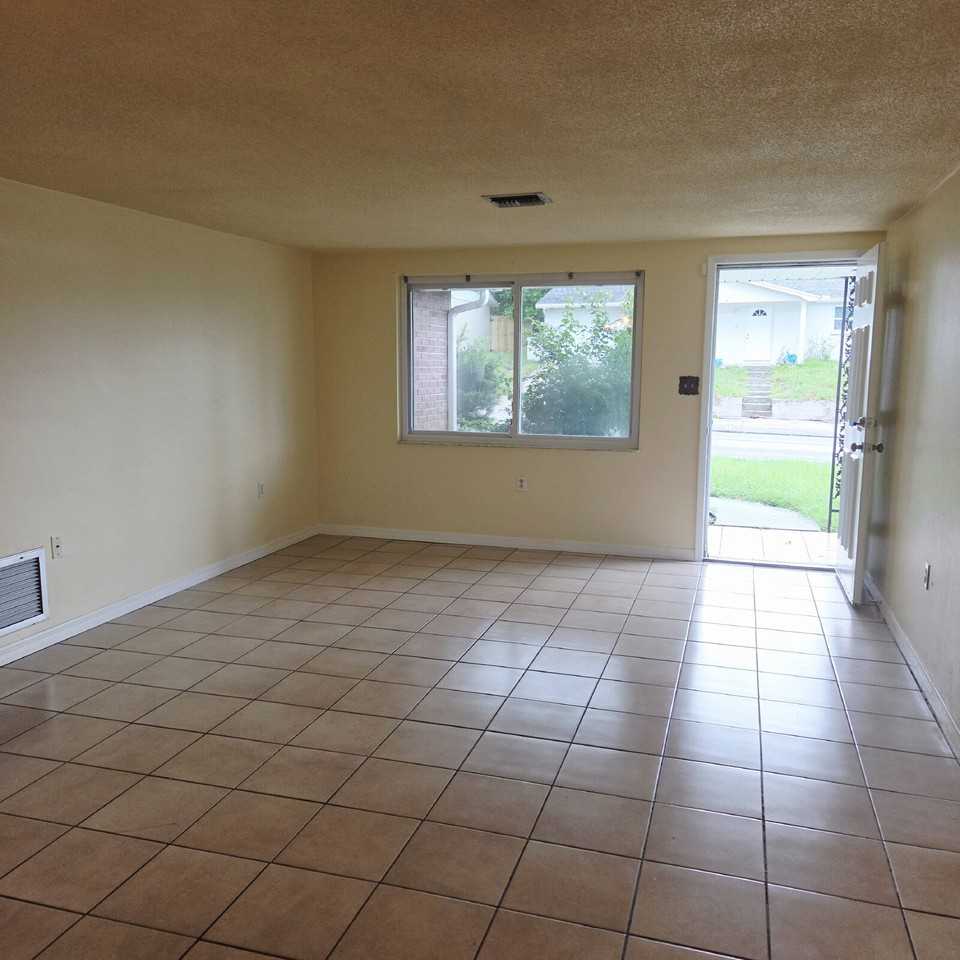 9416 Rainbow Ln - Photo 4 of 20