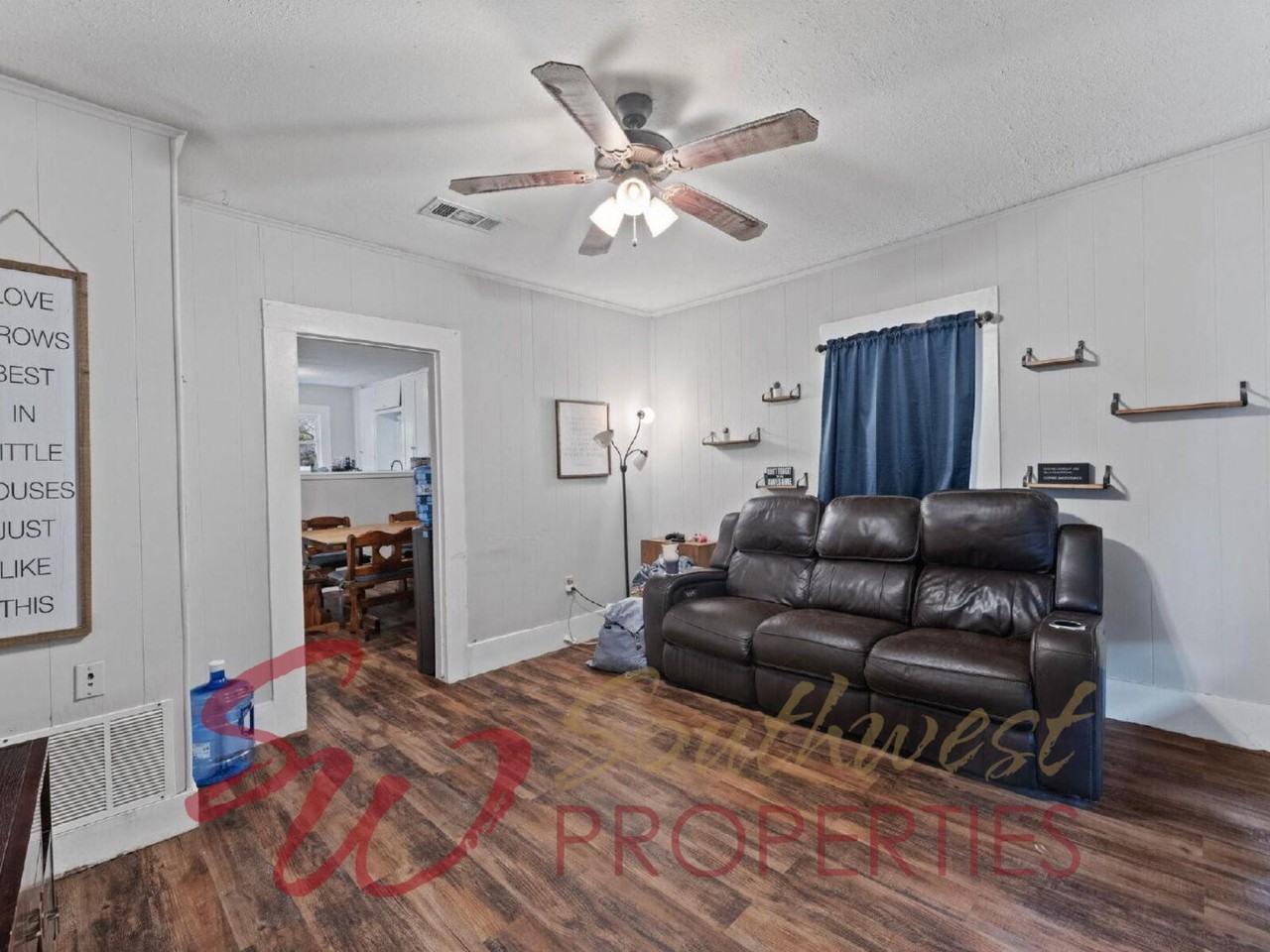 1110 N Clinton St - Photo 7 of 11