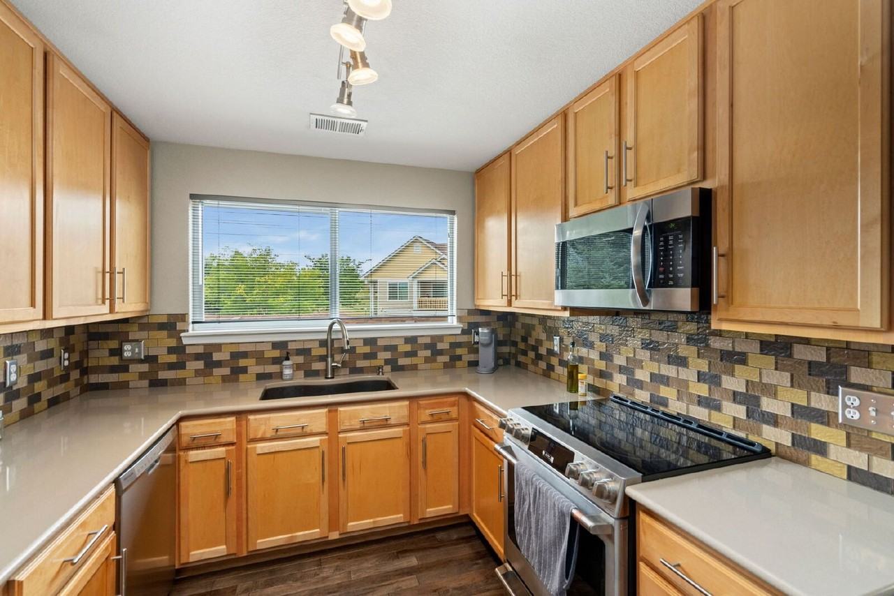 4635 Hahns Peak Dr #204 - Photo 6 of 24