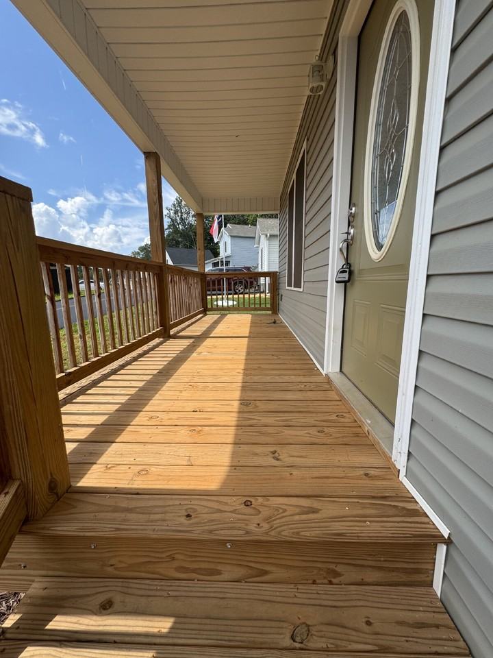 321 Quinn Hill Ln - Photo 2 of 14