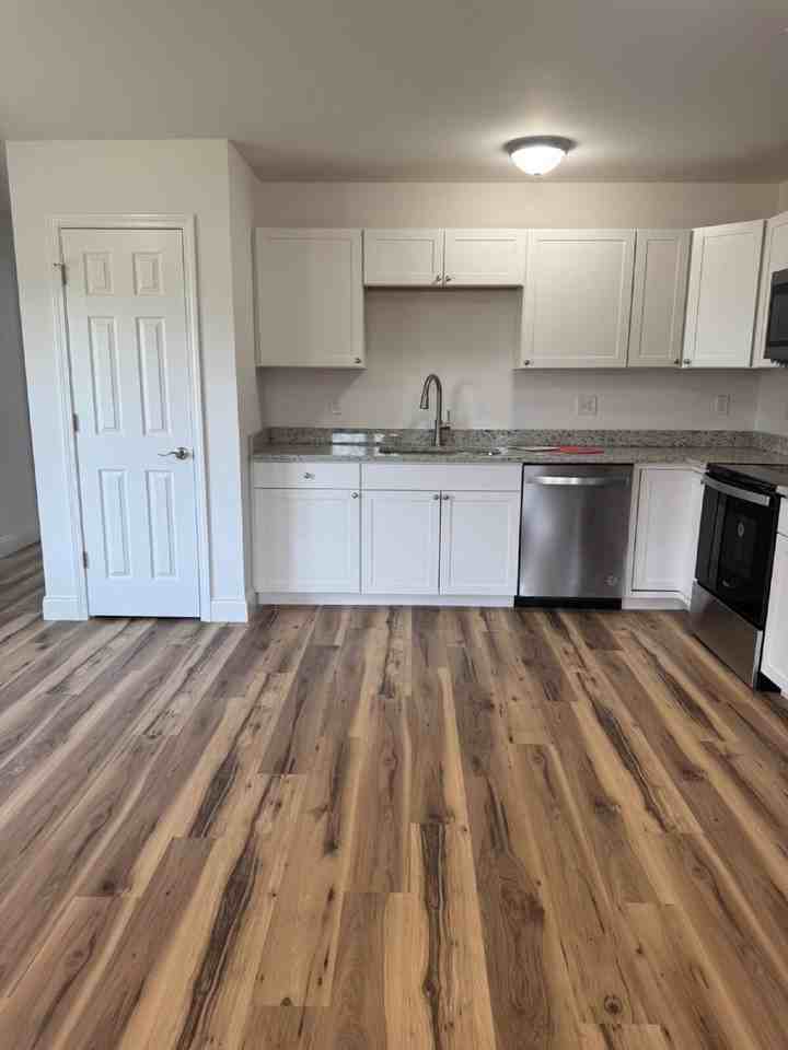 321 Quinn Hill Ln - Photo 4 of 14