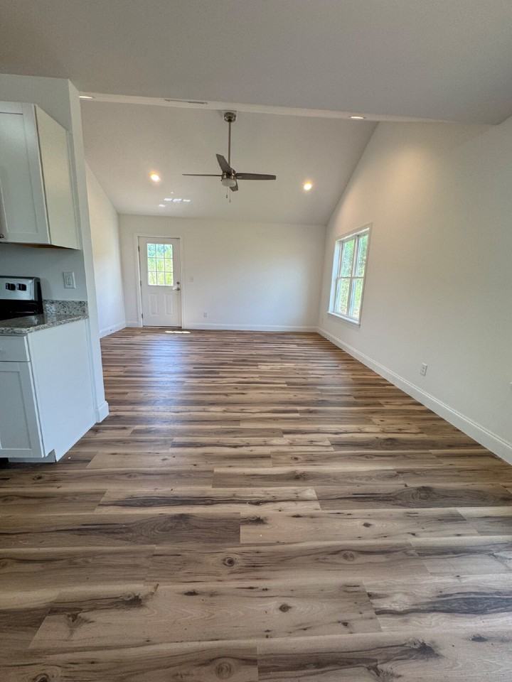 380 Quinn Hill Ln - Photo 3 of 14