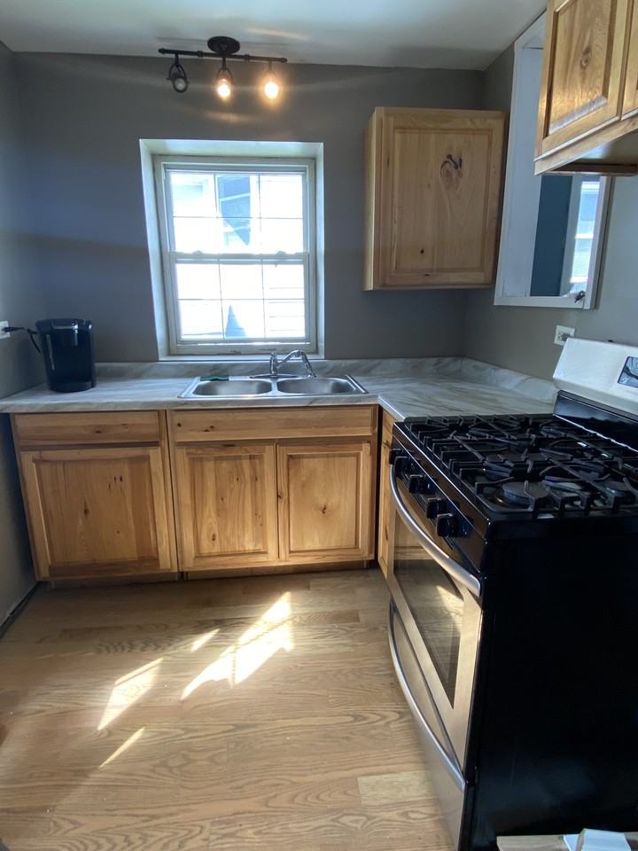 730 Wesley Ave #2 - Photo 3 of 17