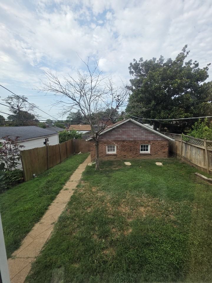 6731 Lansdowne Ave #NA - Photo 3 of 12