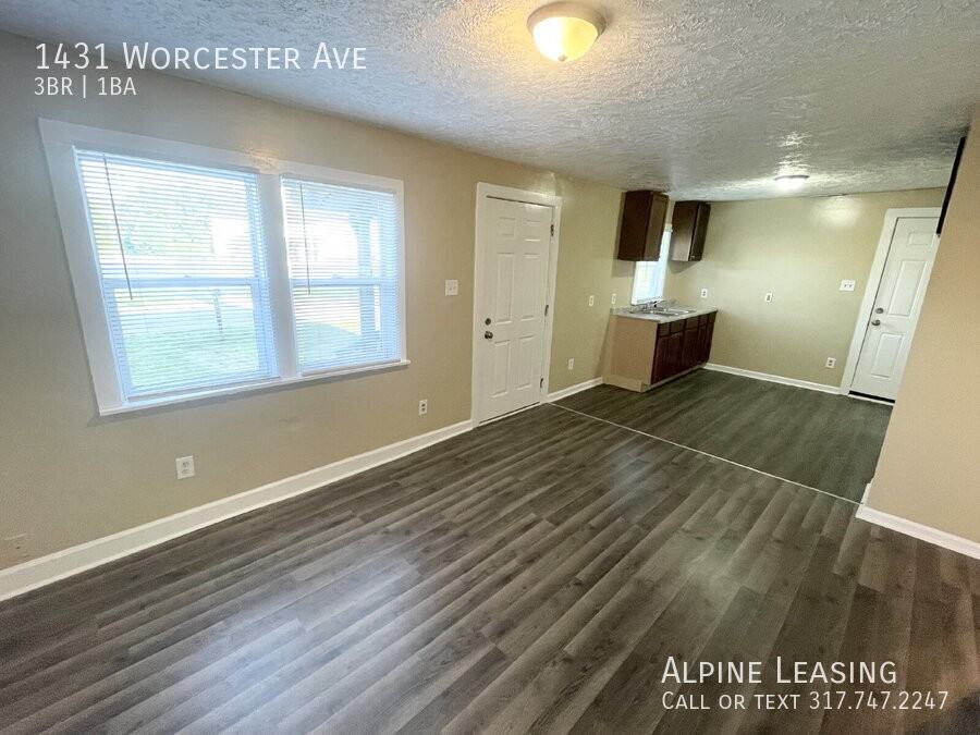 1431 Worcester Avenue - Photo 3 of 9