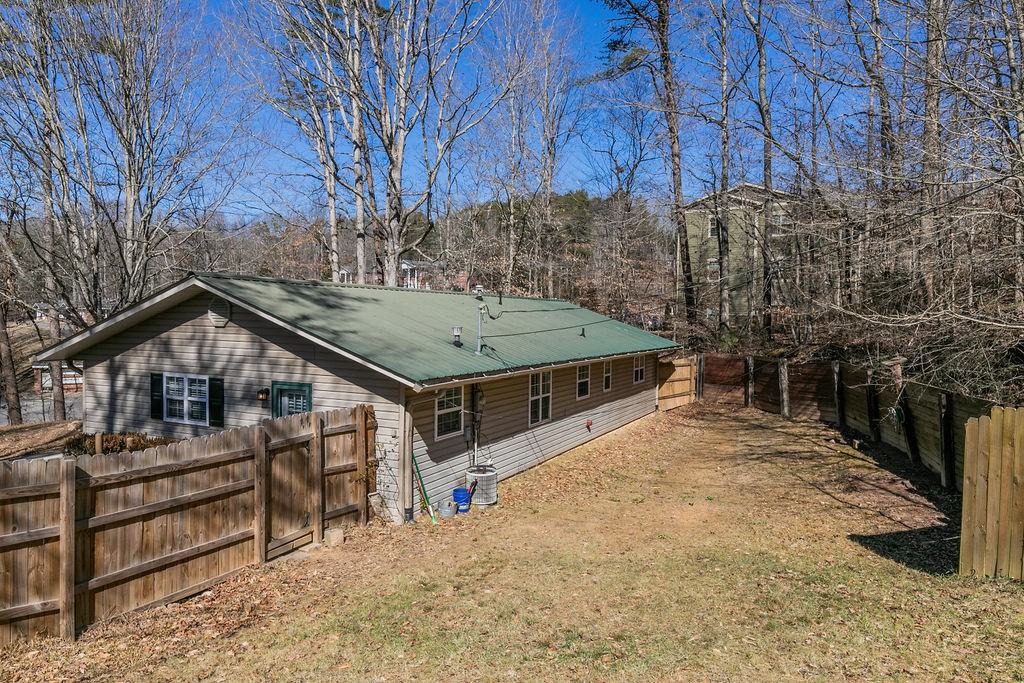 963 Happy Hollow Rd #NA - Photo 3 of 14