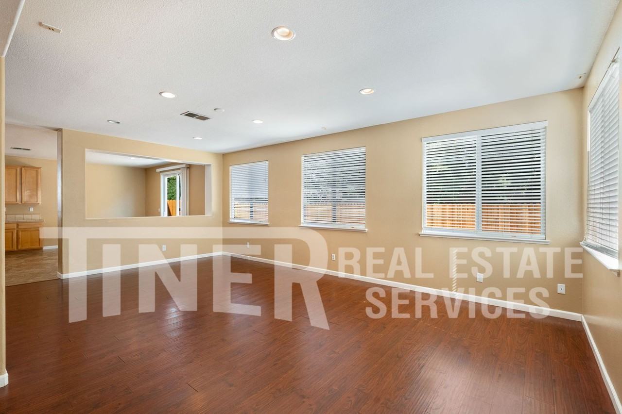 11541 Marissa Way - Photo 2 of 33