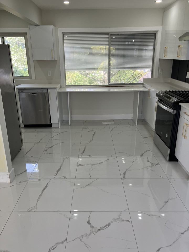 10377 127 Street - Photo 2 of 16