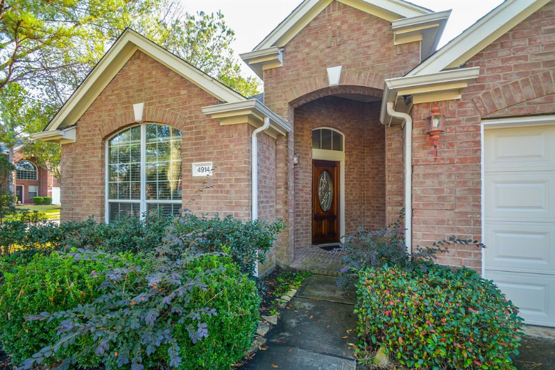 4914 Surrey Park Cir - Photo 2 of 31