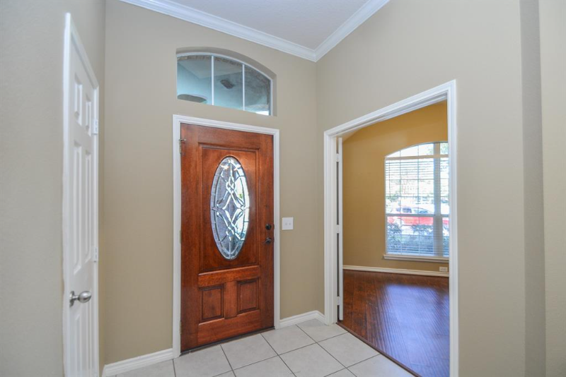 4914 Surrey Park Cir - Photo 3 of 31