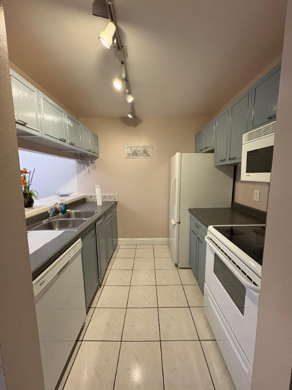 3527 59th Ave W #3527 - Photo 5 of 14