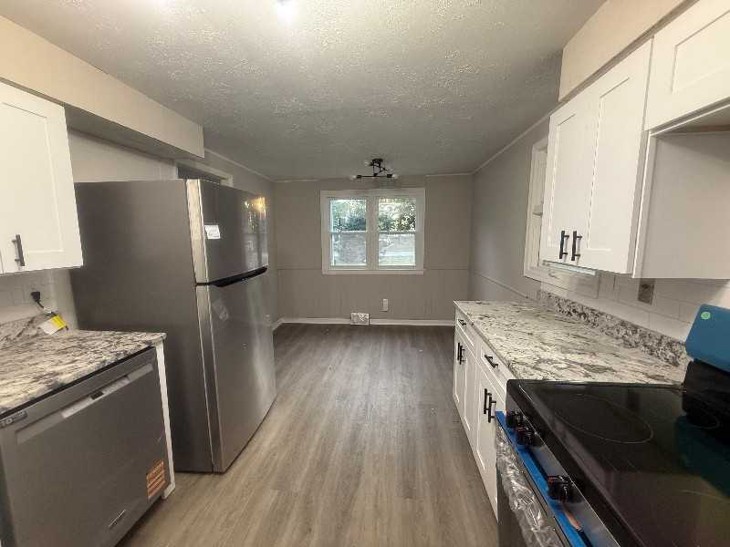 8133 Midland Rd - Photo 2 of 16
